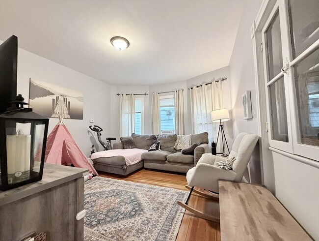 Photo - 38 Woodford St Unit 2