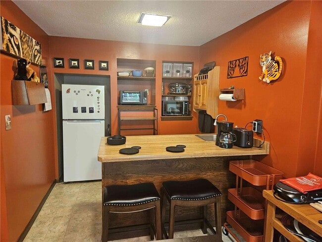 608 Chateau Cir