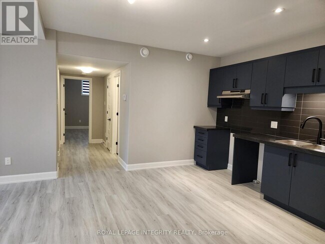 Photo - 1232 Montblanc Cres