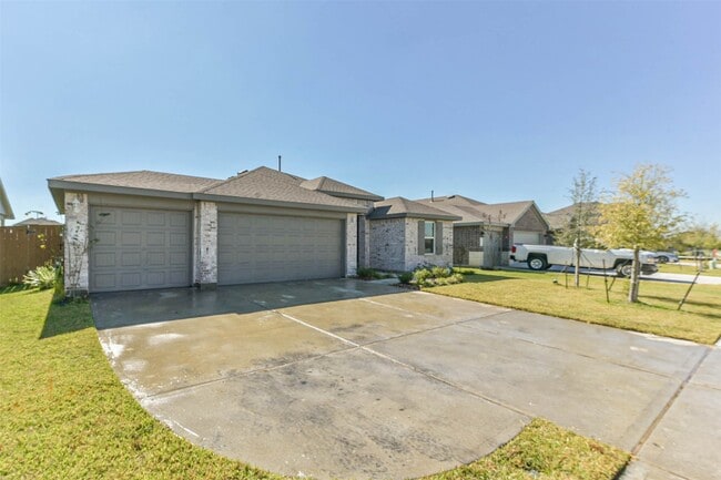 Photo - 712 Brazos Trl