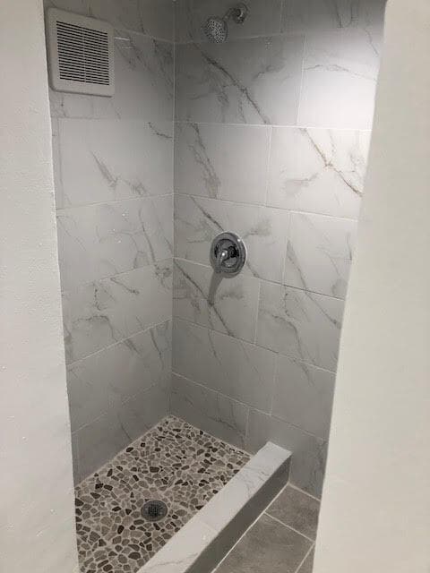 Shower - 4042 Delta St Unit Downstairs