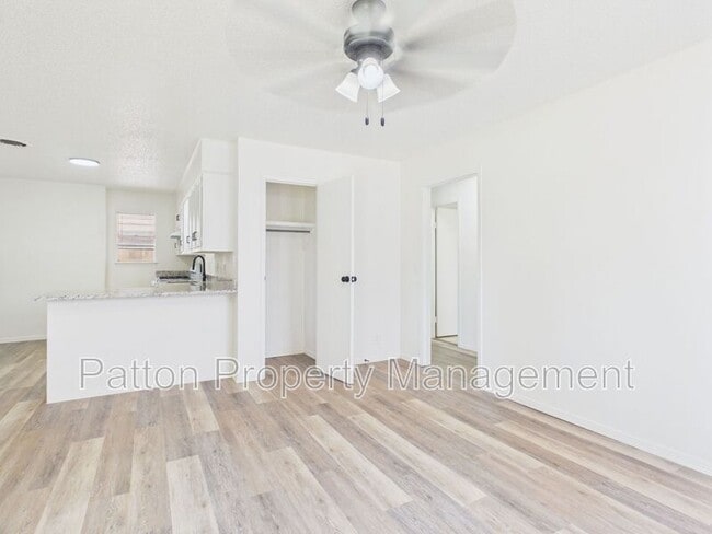 Photo - 1929 Howard Dr