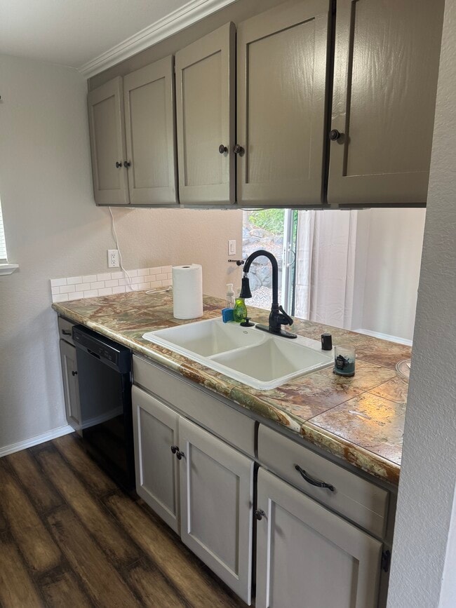 Photo - 5115 S 4th Ave