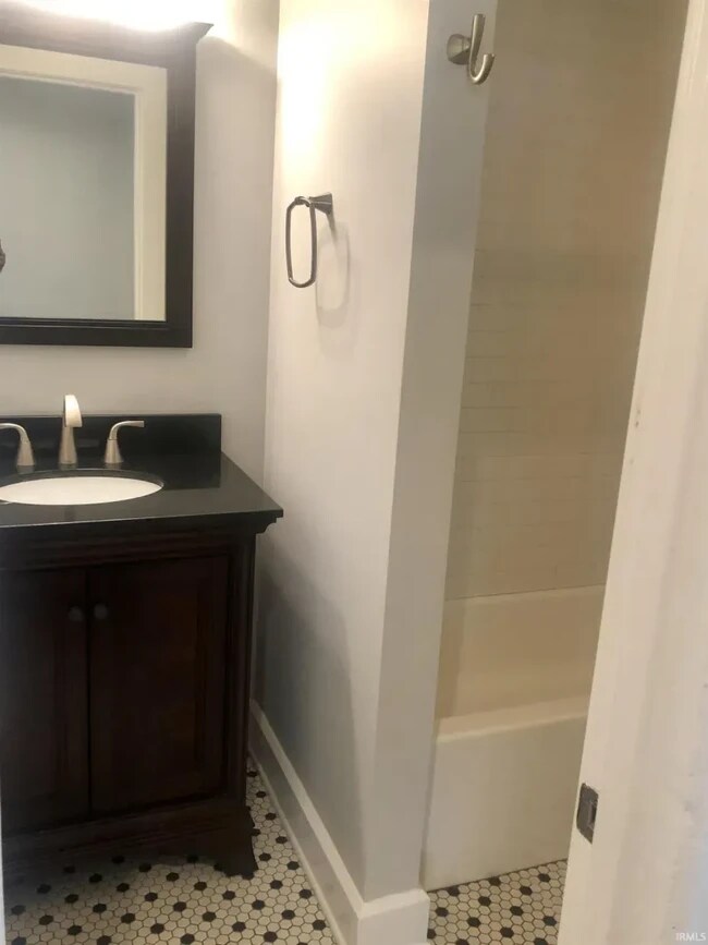 729 E Hunter Ave Unit 2