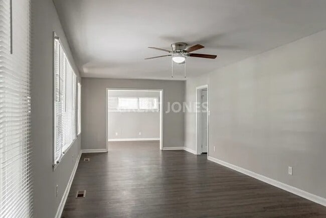 Photo - 209 Ashby Way