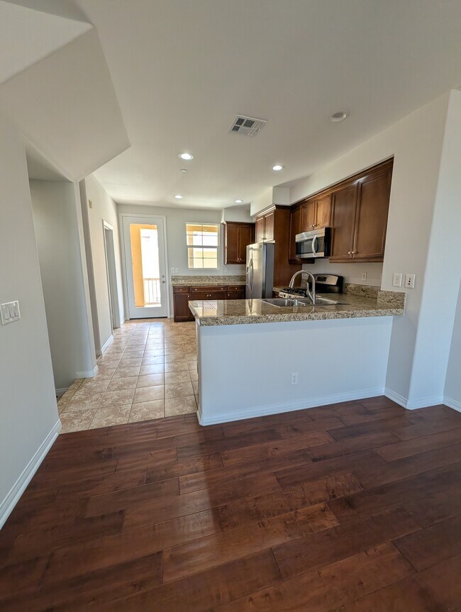 1423 Abelia Unit Beautiful 3-Bedroom Condo for Rent in Irvine