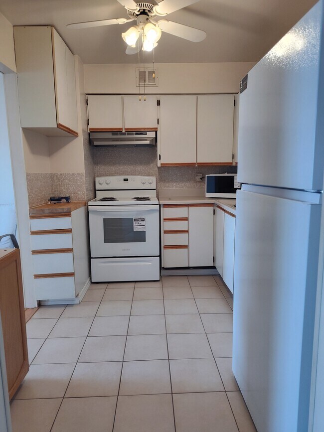 Photo - 58 Bridgeport Rd E