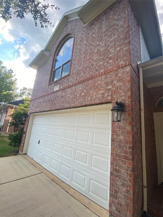 Photo - 9210 Hidden Lake E Dr