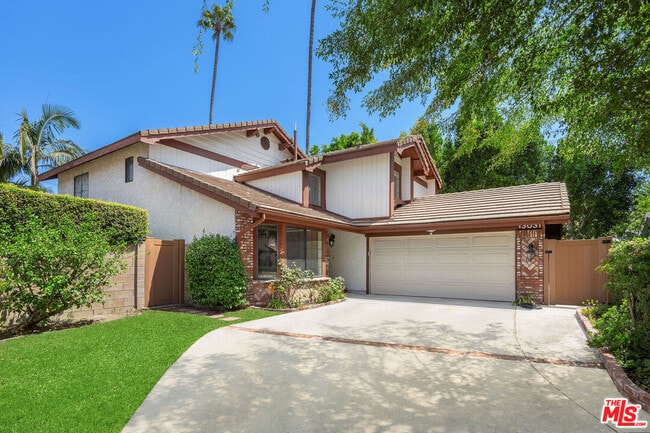 Building Photo - 13031 Magnolia Blvd Rental
