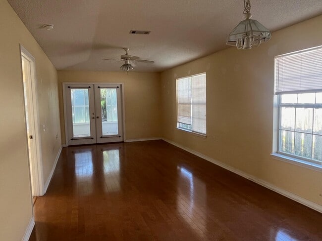 Photo - 5575 Meadow Creek Pl