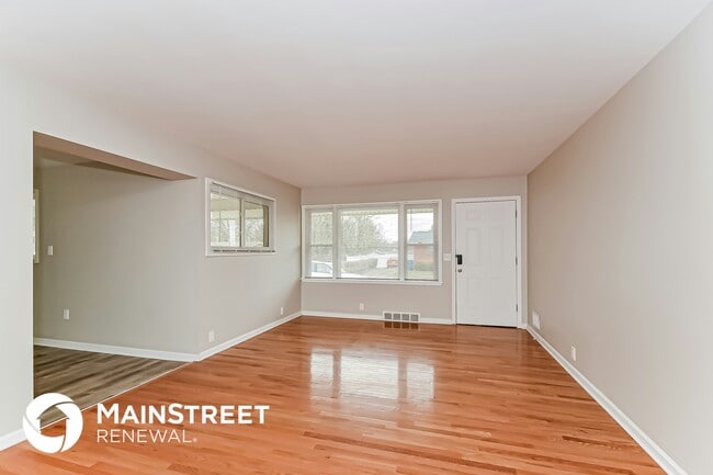 Photo - 3899 Mantell Ave