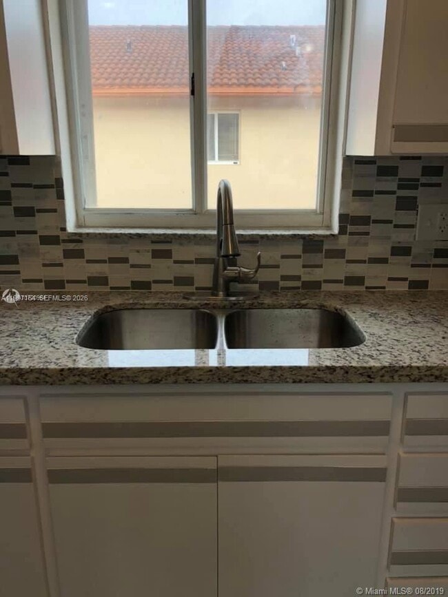 Photo - 2246 W 74th St