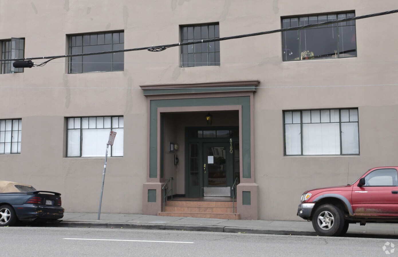 Photo - Claremont Towers Apartments