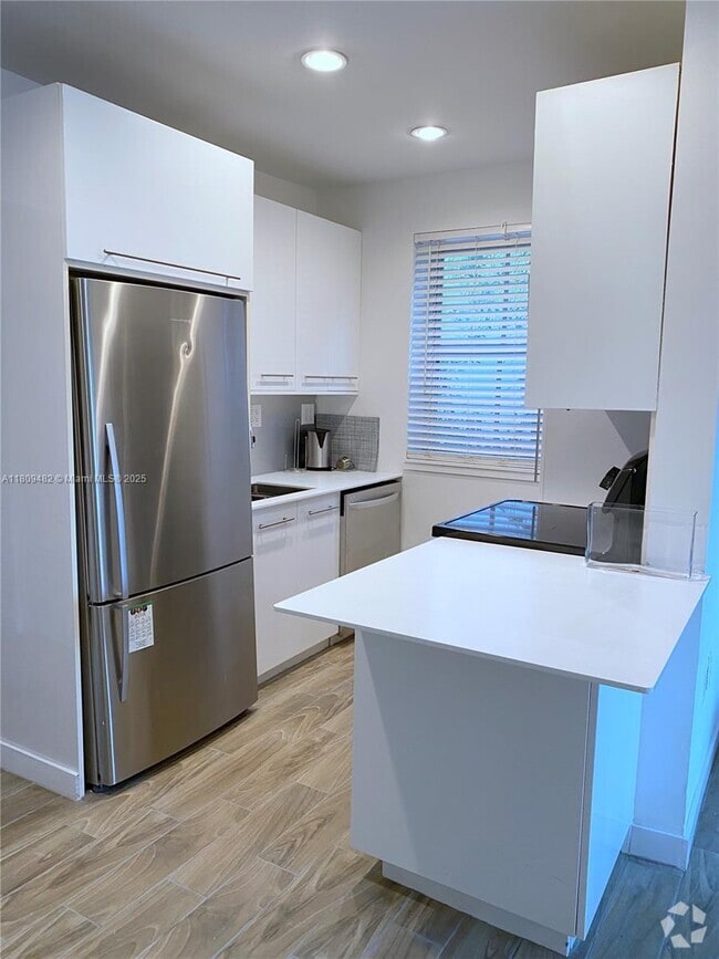 Building Photo - 1611 Euclid Ave Unit 1 Rental