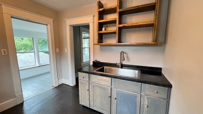 Photo - 1831 Francis Ave SE Unidad Apt 2