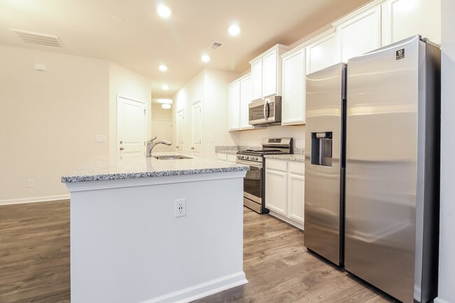 Photo - 102 Norse Crk Dr