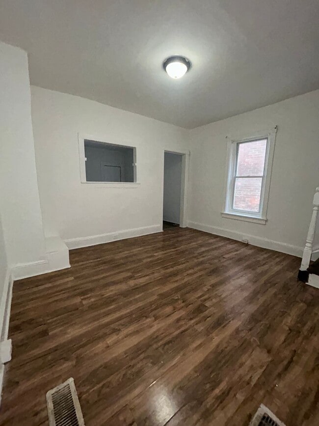 Photo - Nice 2 bedroom house big kitchen and yard