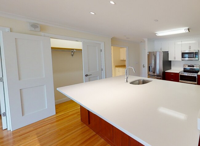 1441 Beacon St