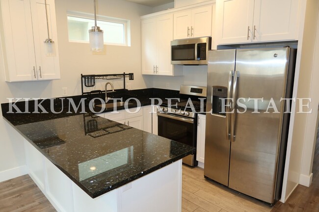 Photo - Modern & Elegant Tri-level home in the Riverside Terrance Community