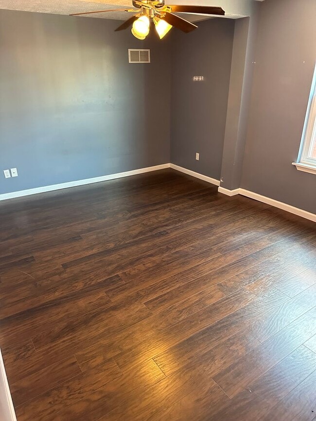 Photo - 1807 Jane St Unit Top floor