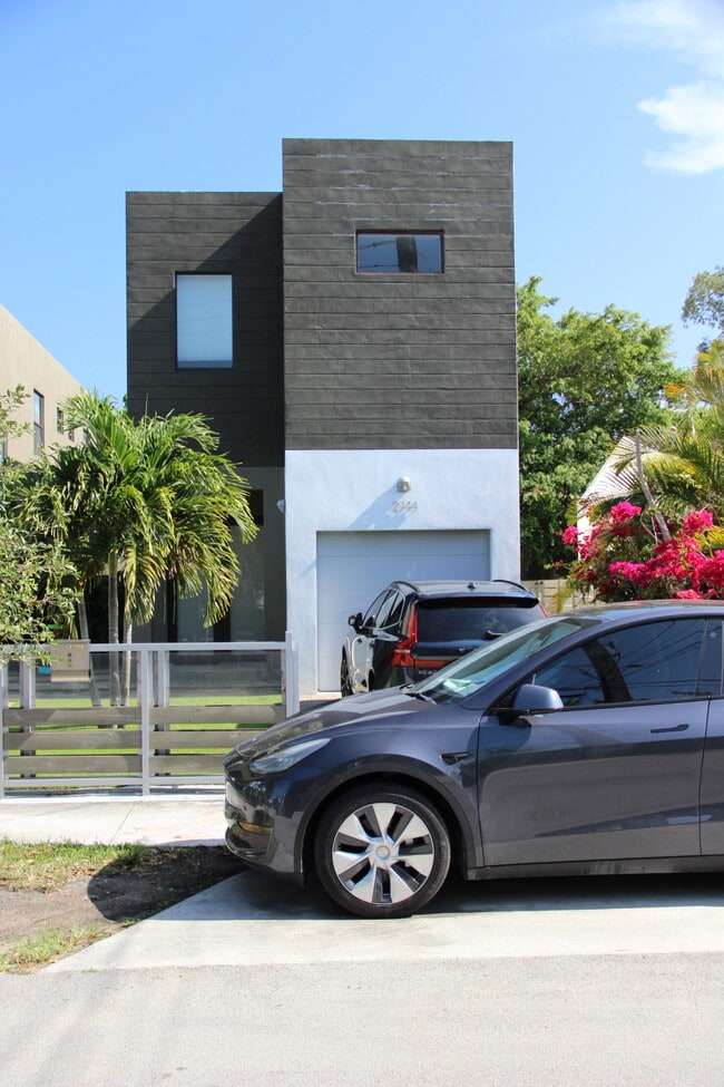 Photo - 2942 SW 27th Ter