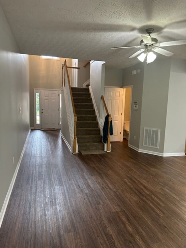 Photo - 230 Prescott Ln