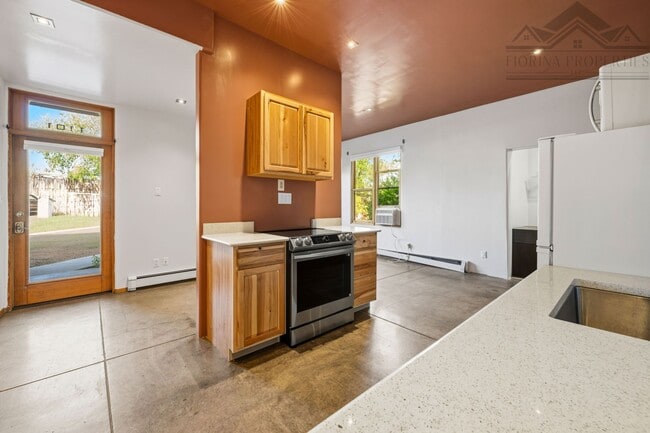 Photo - Stunning Midtown Loft Unidad Suite 1101