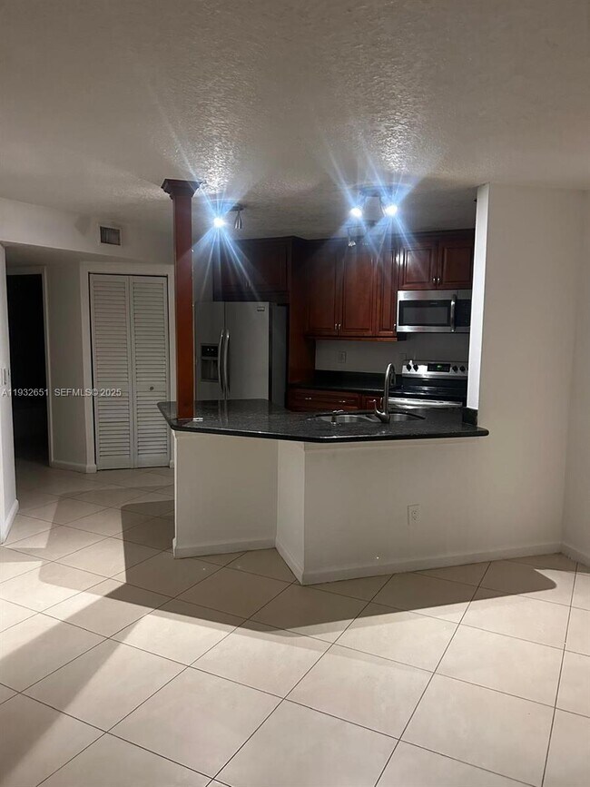 Building Photo - 4025 W McNab Rd Unit E101