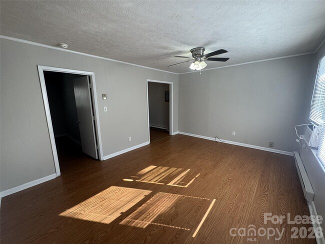 Photo - 341 Laurel St