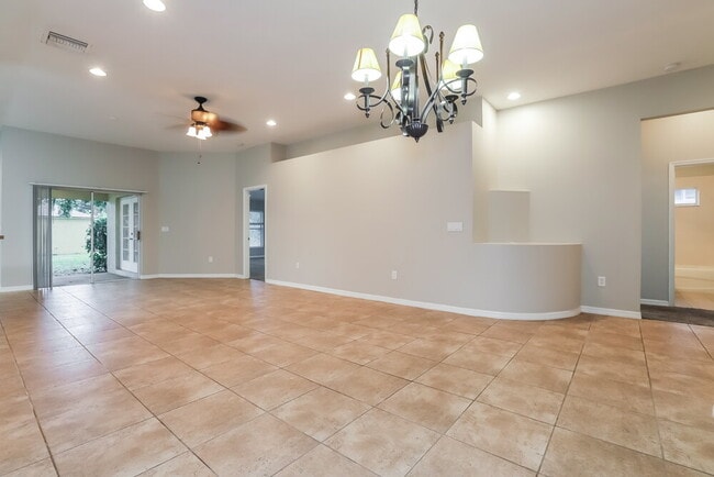 Photo - 721 Straw Lake Dr