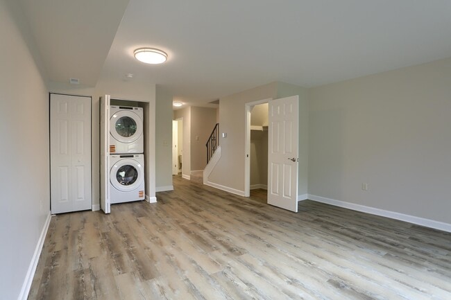 Briarcrest Gardens Townhomes & Apartments