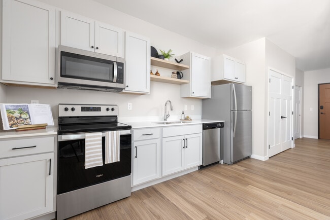 Kitchen - Upgraded Finishes