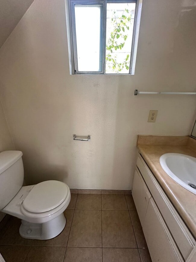 Photo - 128 White Ln Unit 128 White Lane #2