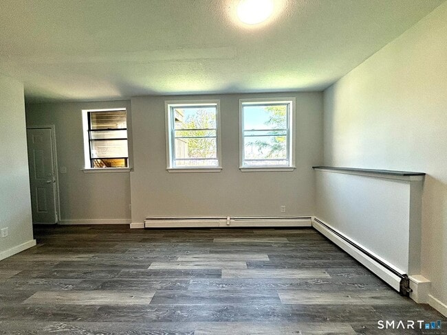 39 Elliott St E Unit B