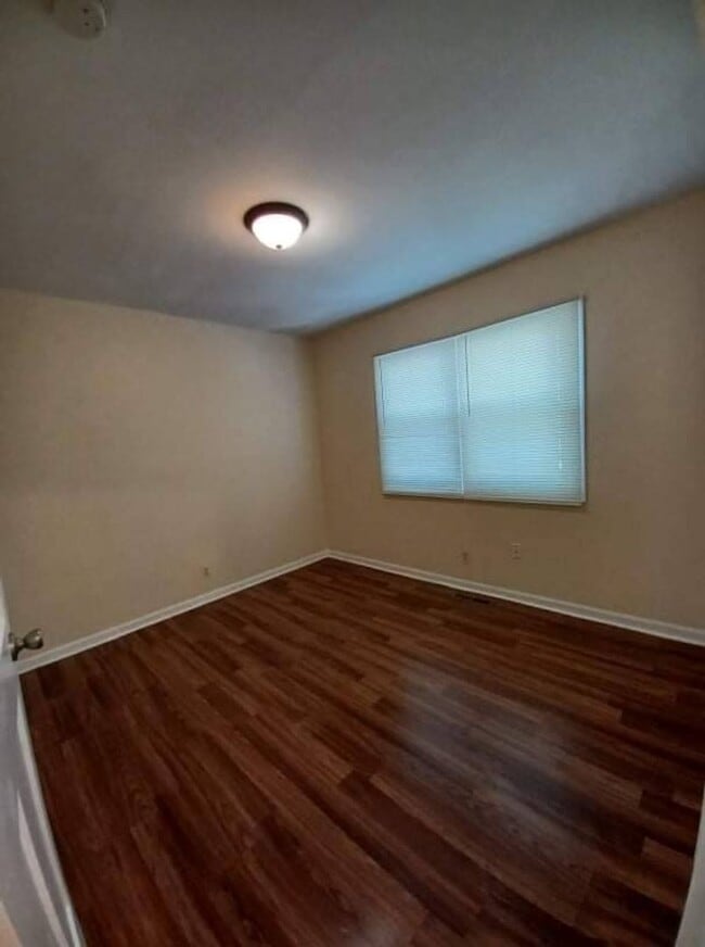 Photo - 1233-35 Benton St Unidad 1235