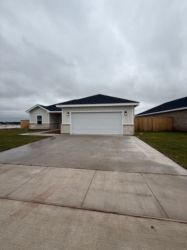 Photo - 7017 Glen Abbey St