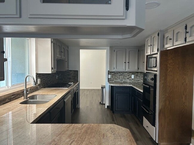 Photo - 9400 Hemingway Pl