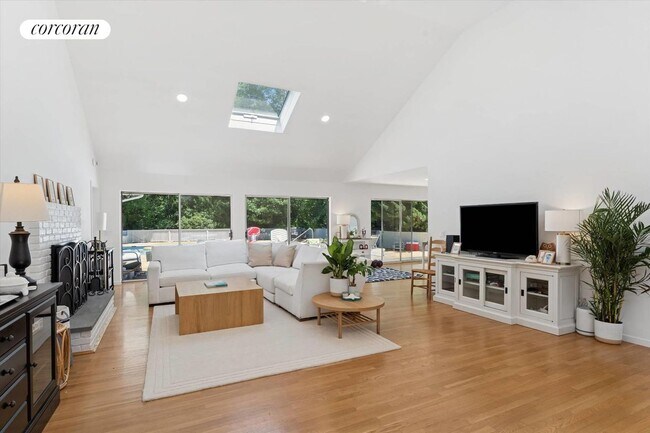 Photo - 26 Deer Path