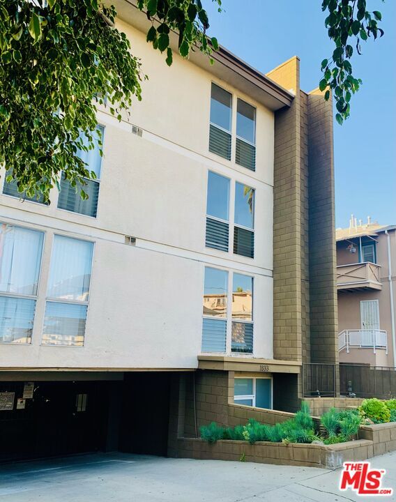 Photo - 1833 Normandie Ave Unidad 102