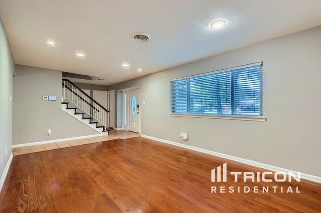 Photo - 2606 Olympia Ct