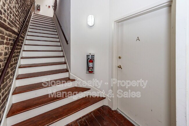 Photo - 290 King St