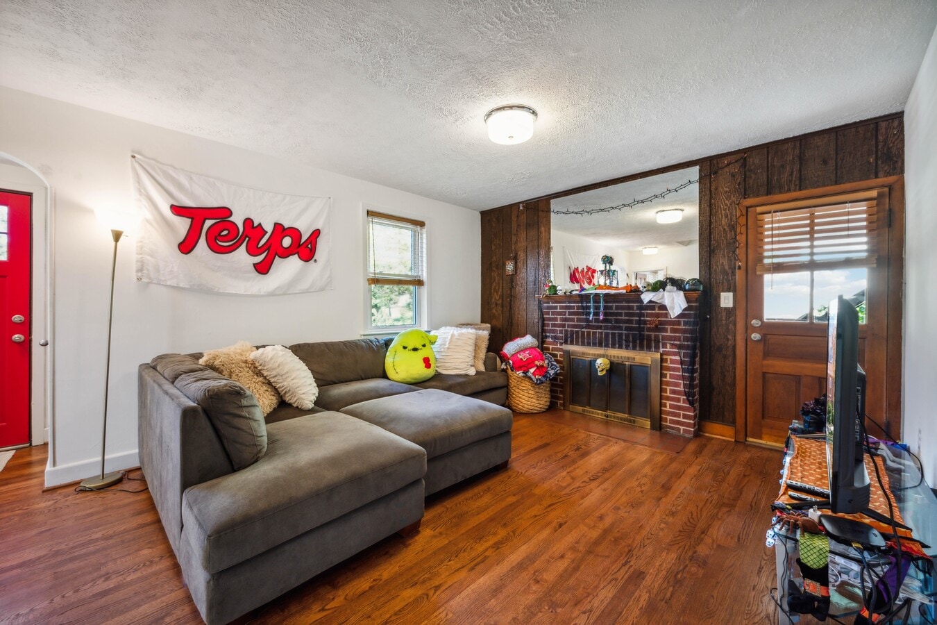 Photo - 8705 48th Ave