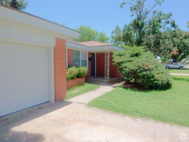 Building Photo - 3609 S Lamar St Rental