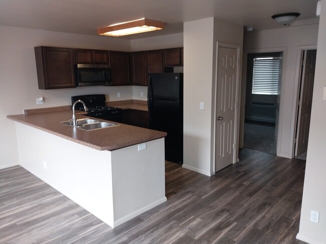 Building Photo - 207 4th St SW