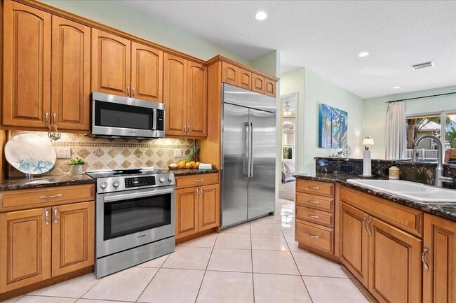 Photo - 72 Waterway Rd