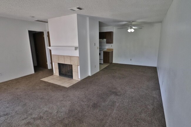 Photo - 4504 N Valentine Ave Unit 123