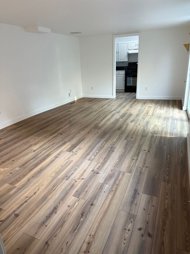 Photo - 1431 Central Ave Unidad Downstairs