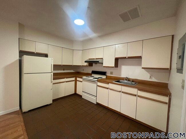 Photo - 81 Essex St Unidad 52