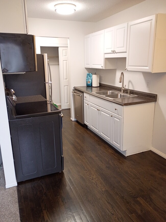 Photo - 806 Old Settlers Trail Unit 8