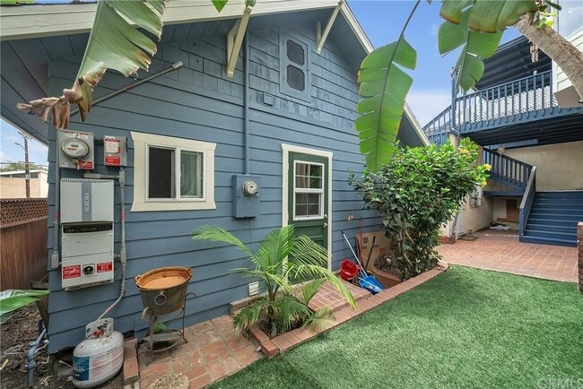 3131 S Kerckhoff Ave